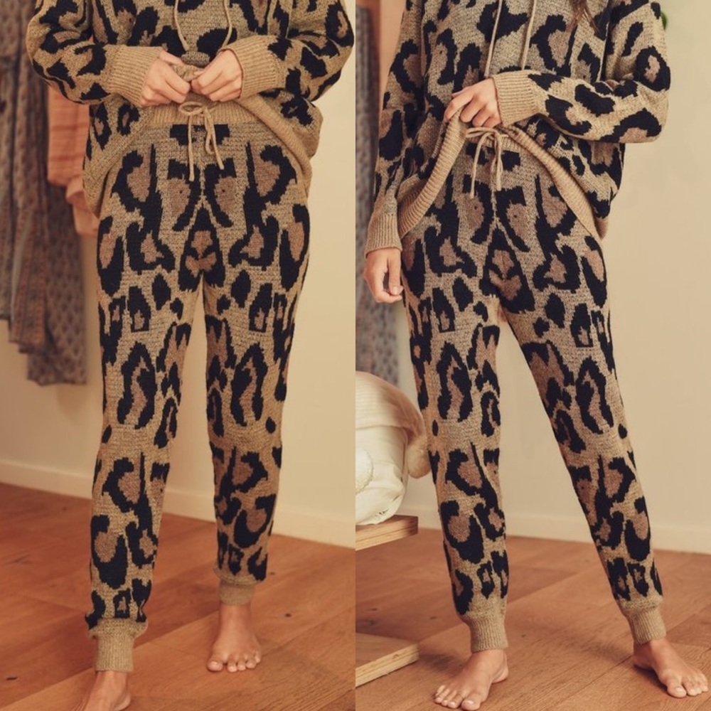 🚨24 HOUR SALE🚨Weekend Fit Leopard Print Joggers - Picture 5 of 5